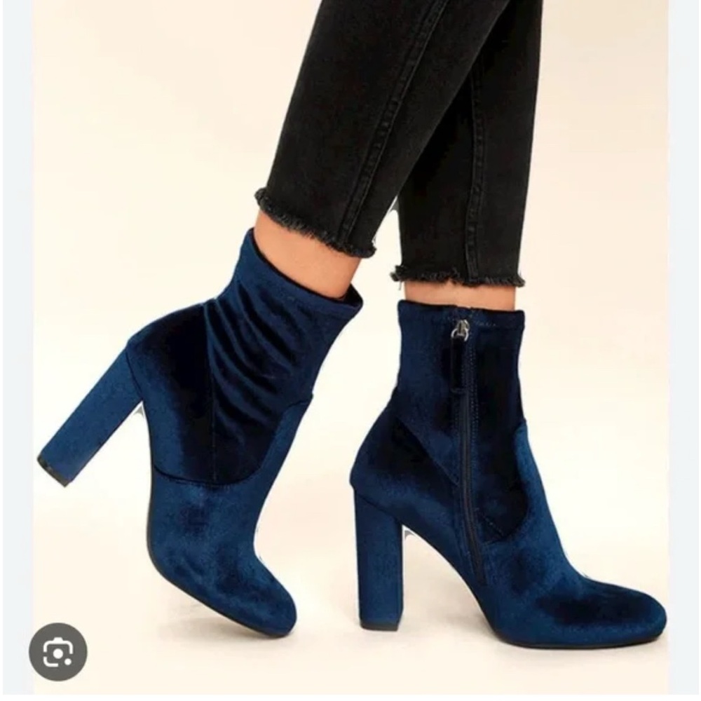 Steve Madden Navy Blue Velvet Booties